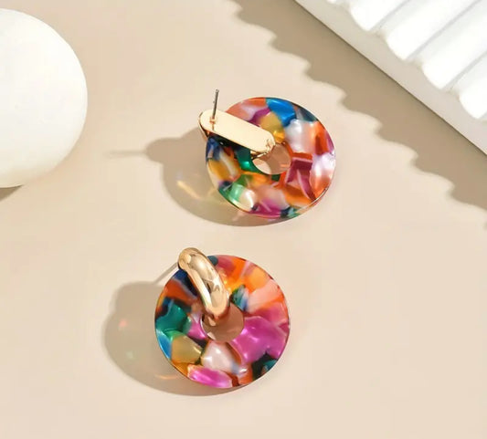 Elegant multi-colour design earrings.